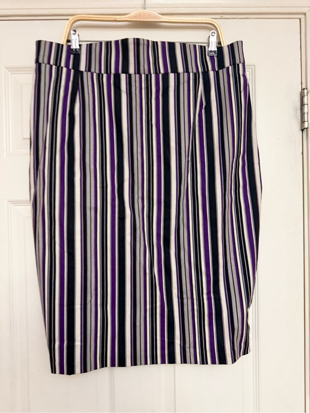 NWT Laura Byrnes Striped Pencil Skirt in Black, White & Purple